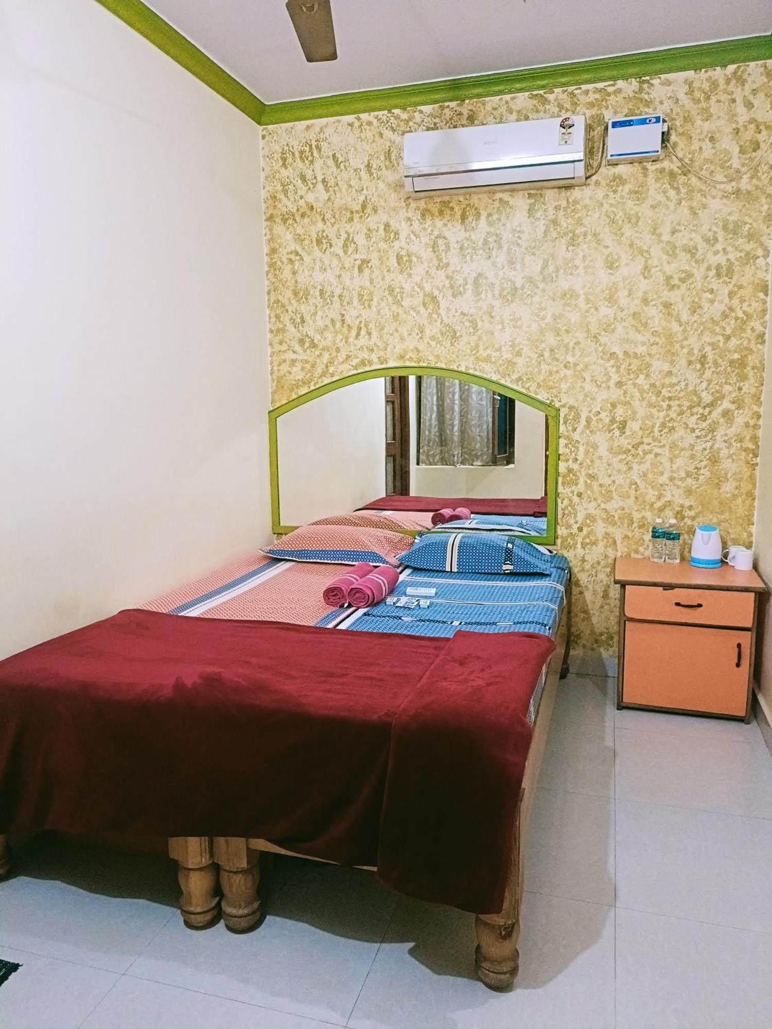 Thilak Home Stay Hampi Exterior foto